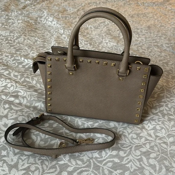 Michael Kors Selma Studded - Picture 2 of 6